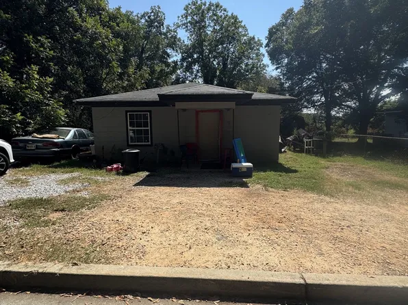66 Hardy St, Hartwell, GA 30643