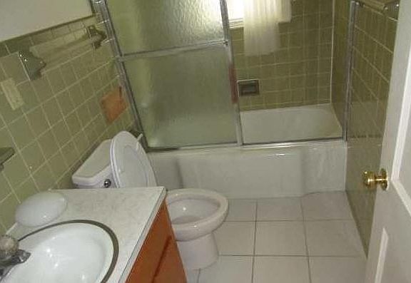 3rd image of 105 Landsdowne St
