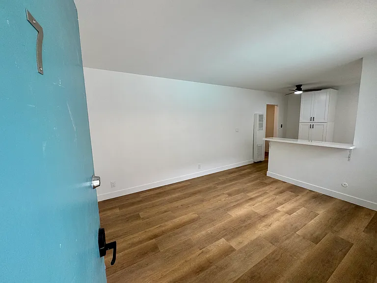 1230 W 29th St #2 — Photo 14