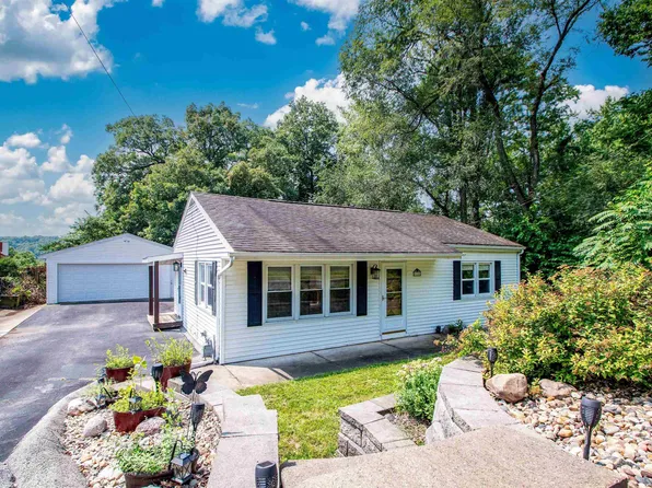 125 W Eden St, East Peoria, IL 61611