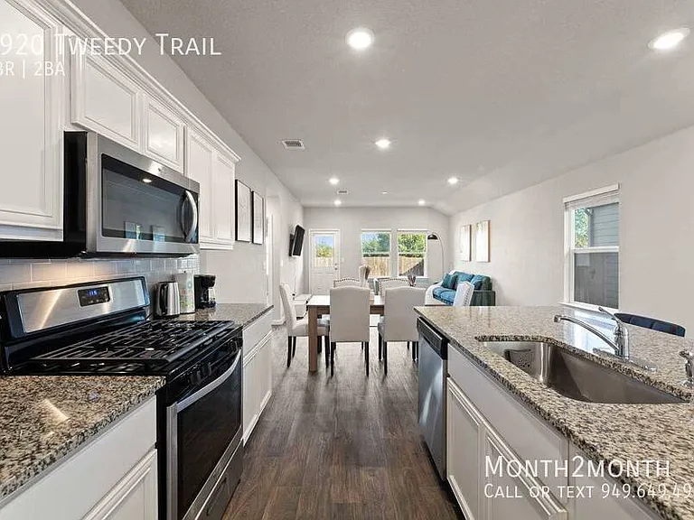 2920 Tweedy Trl — Photo 7