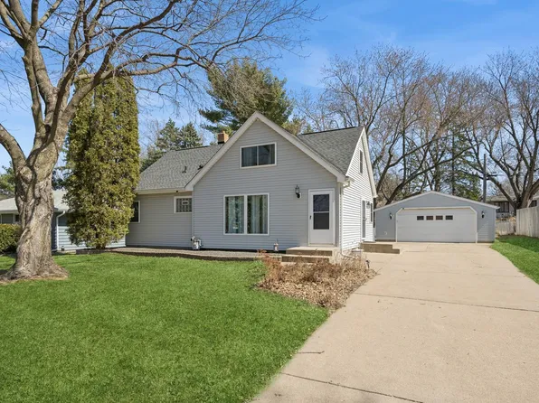 2216 Hazel St N, Maplewood, MN 55109