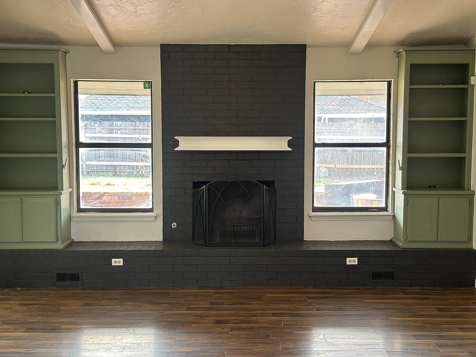 2 SW 66th St — Photo 3