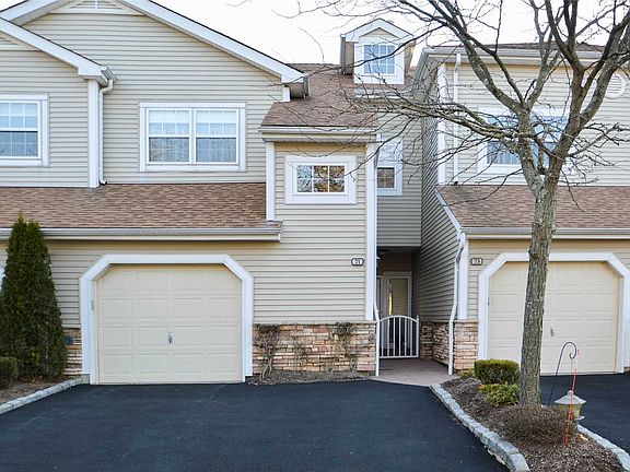 3rd image of 71 Carriage Ln Unit 228