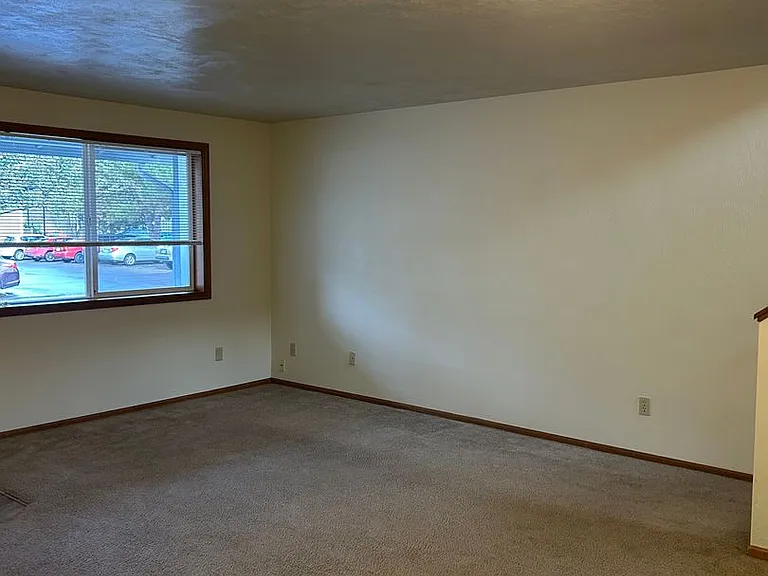 2150-2152 NW Taylor Ave — Photo 2