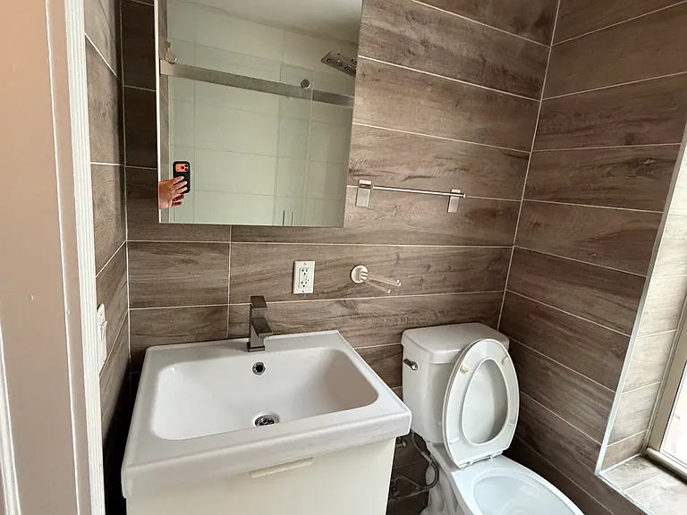 3155 Broadway #19 — Photo 10