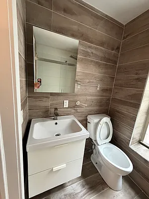Bathroom, photo 2
