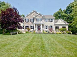 8 Foxwood Ln, Milford, NJ 08848