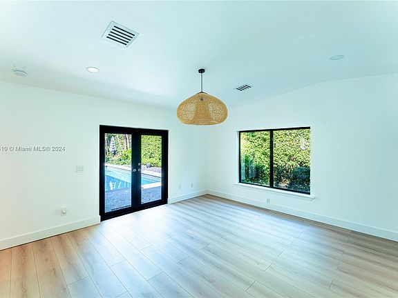 5th image of 45 Prospect Dr