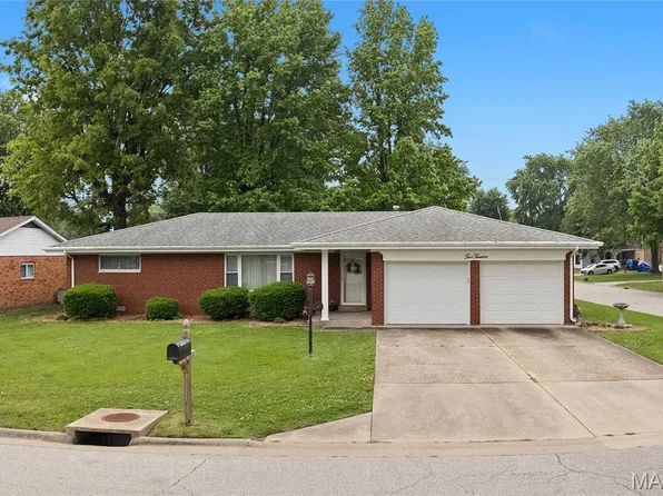 212 Lola Ln, Fairview Heights, IL 62208