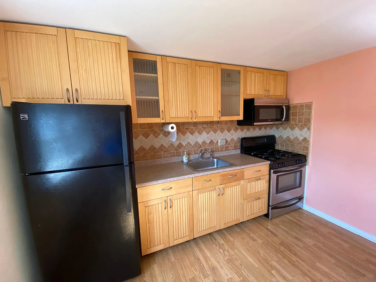 225 Stover Ave — Photo 2