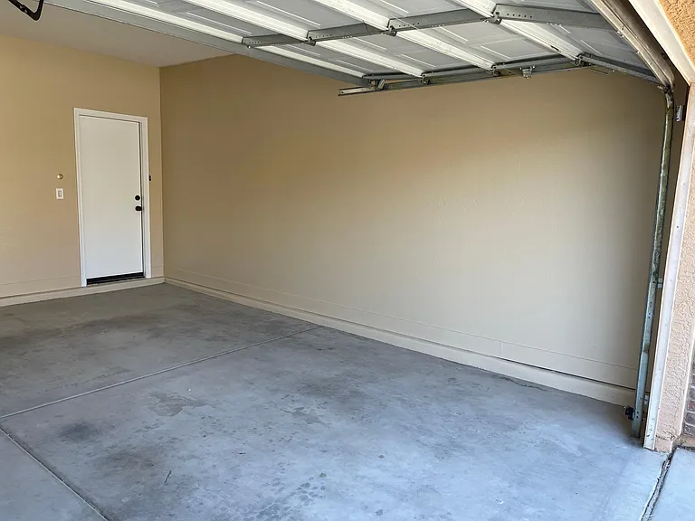 4720 N 95th Ln — Photo 28
