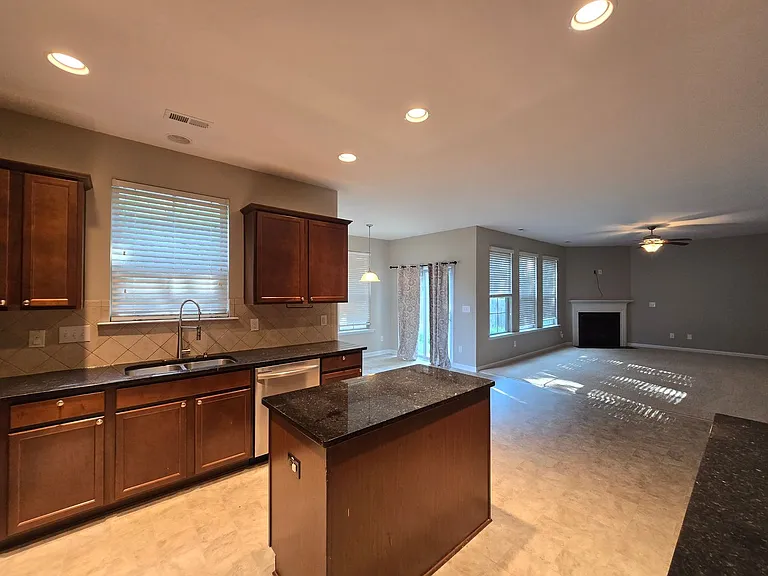 271 River Oak St — Photo 18
