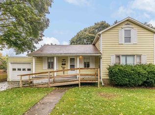 108 Barrington Ave, Dundee, IL