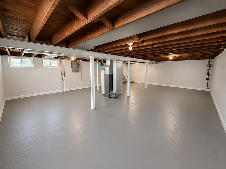 1033 Bakewell Dr — Photo 10