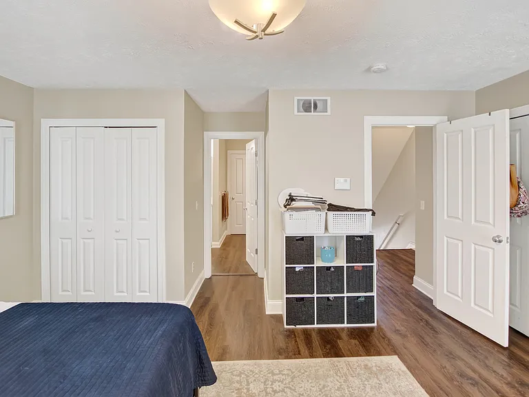 10933 Detroit Ave — Photo 18