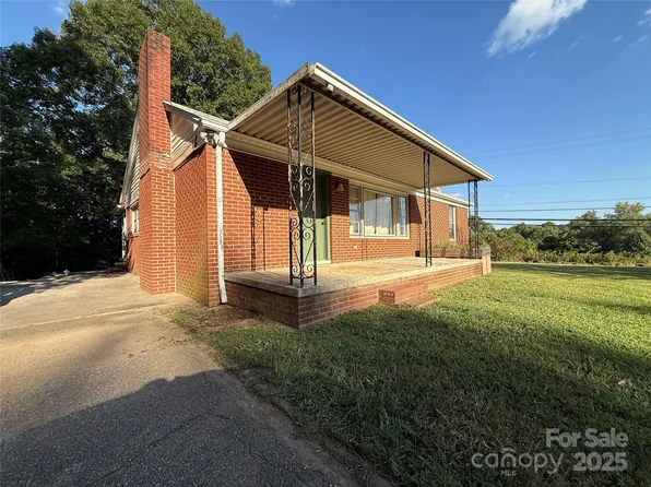 2308 Morganton Blvd SW, Lenoir, NC 28645