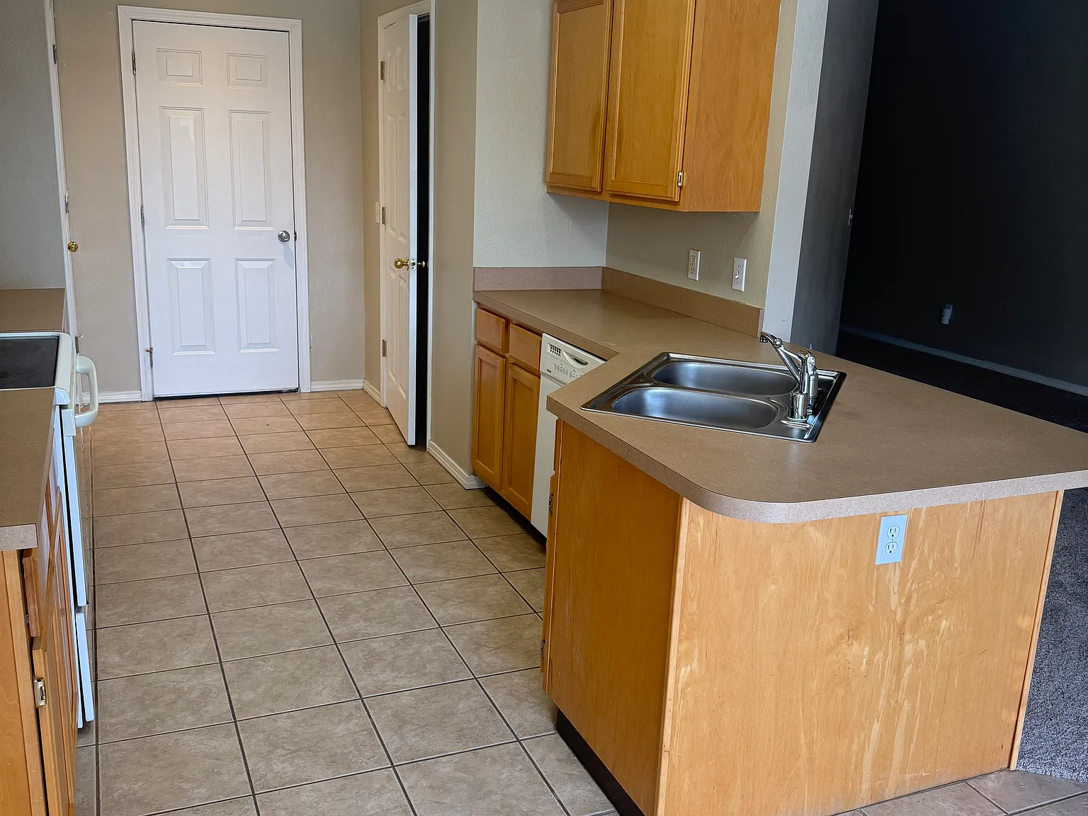 1108 Sunrise Circle — Photo 2