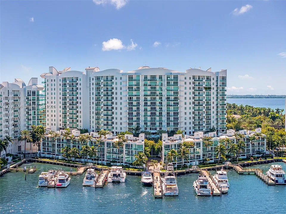 7900 Harbor Island Dr #1203