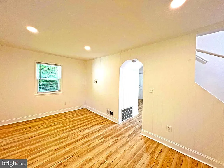 7009 Hawthorne St — Photo 23