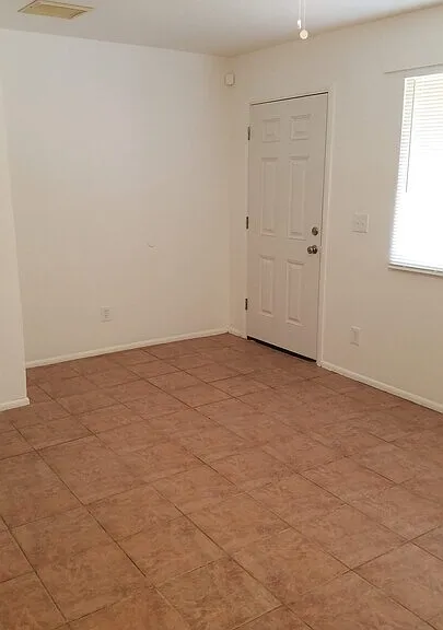 9211 N 45th Ave — Photo 5