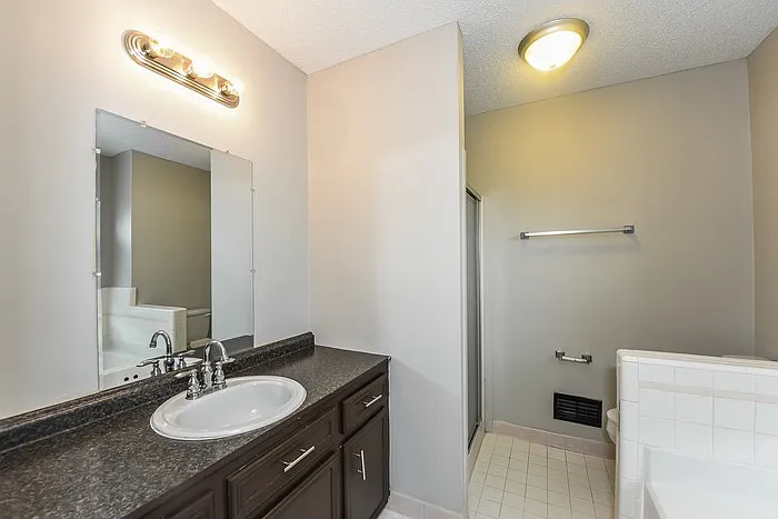 208 Colchester Dr — Photo 8