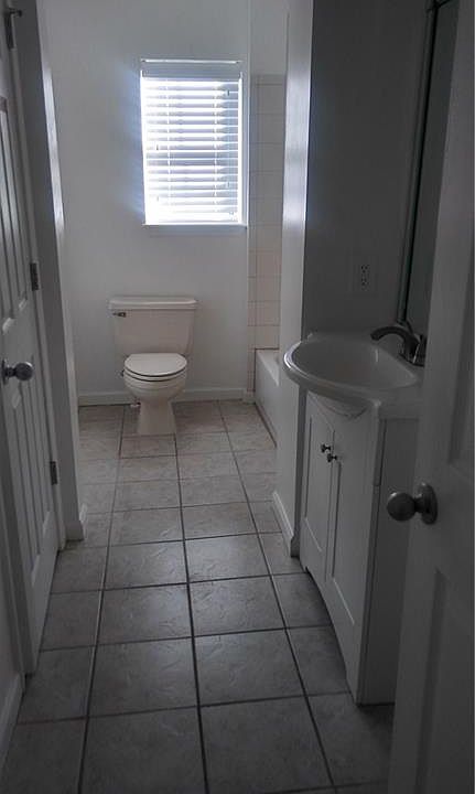 1st image of 713 S 10th St