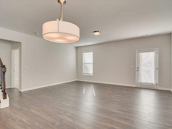 5th image of 789 Courtland Drive