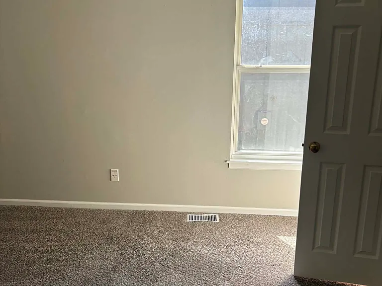 8510 NE 105th Ter — Photo 5