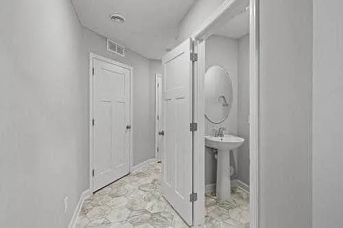 10904 Holly Pl N — Photo 15