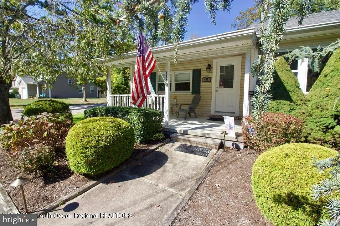 488 Freehold Rd photo 1