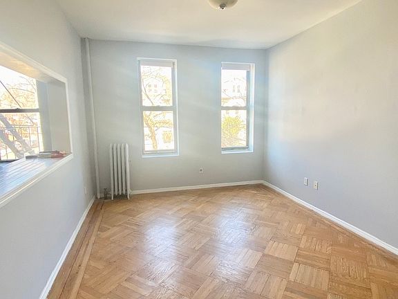 3rd image of 302 Avenue C #2B