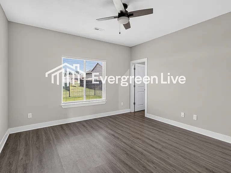 5247 N Cypress St — Photo 16