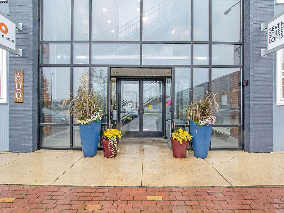 1st image of 600 7th St NW Unit 213