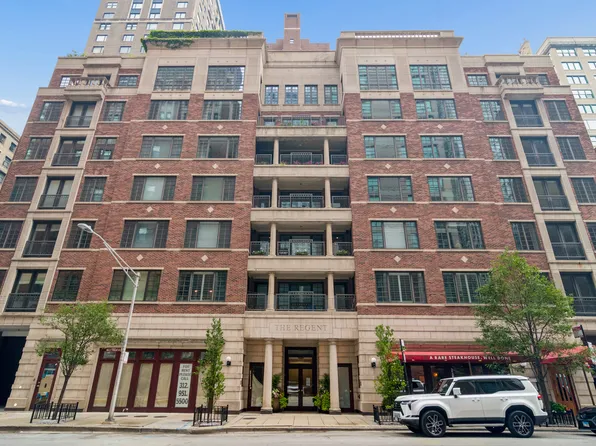 190 E Walton St #302, Chicago, IL 60611