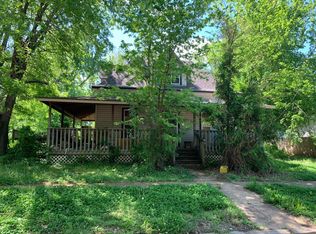 911 E 14th Ave, Winfield, KS 67156