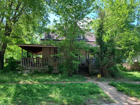 911 E 14th Ave, Winfield, KS 67156