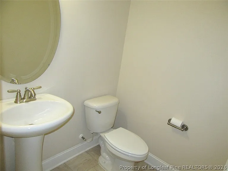 512 Rossendale Dr — Photo 25