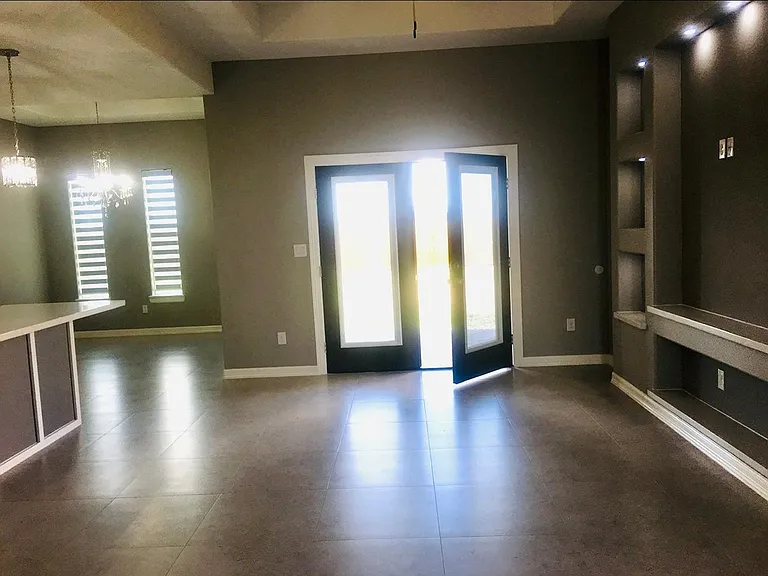 3873 Tolosa St — Photo 46