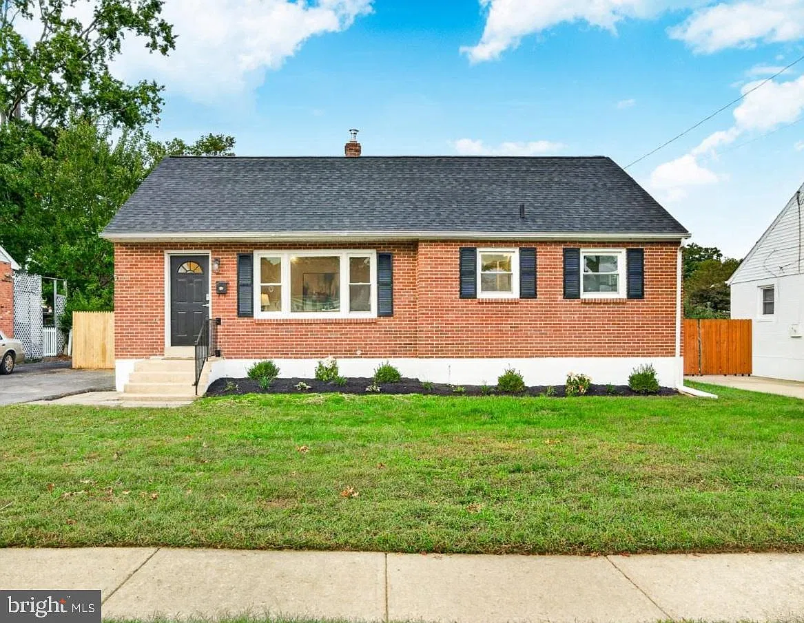 3 bed, 1.0 bath, 1175 sqft, $2,500 — Photo 1