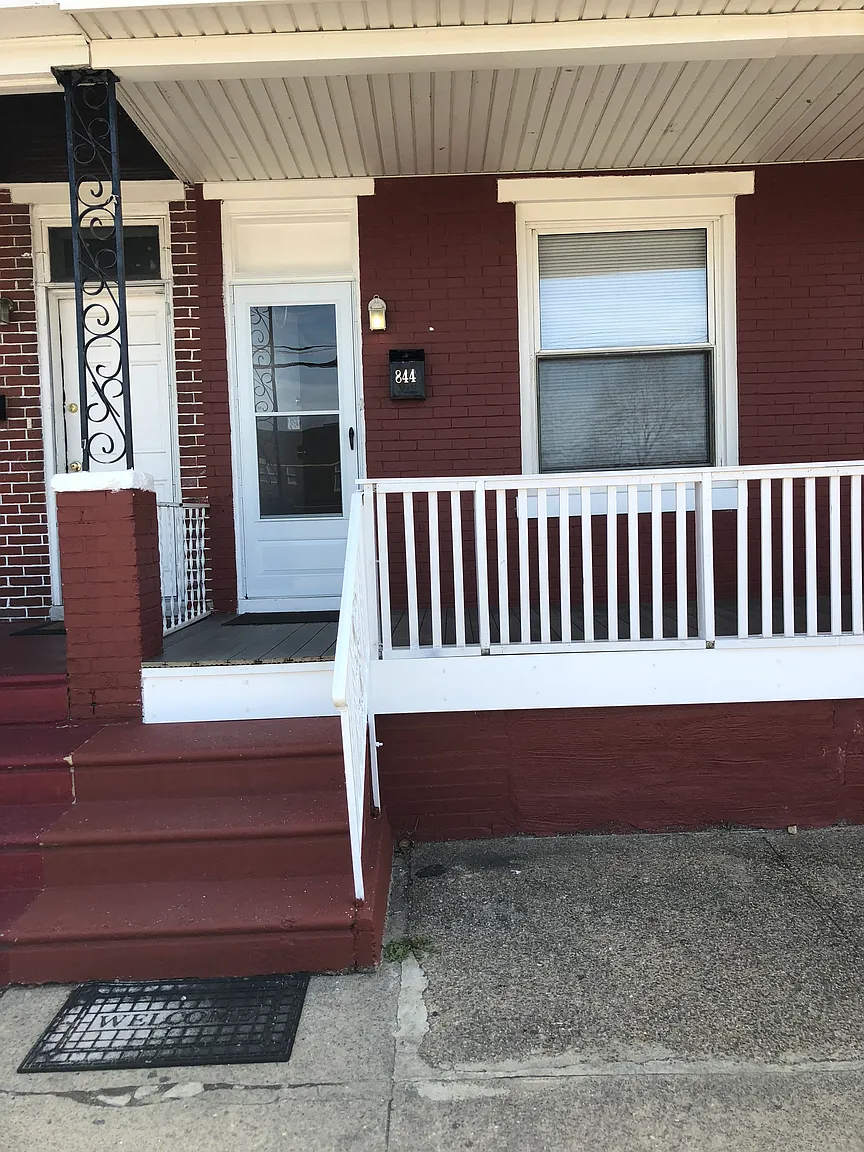 844 Woodland Ave photo 1
