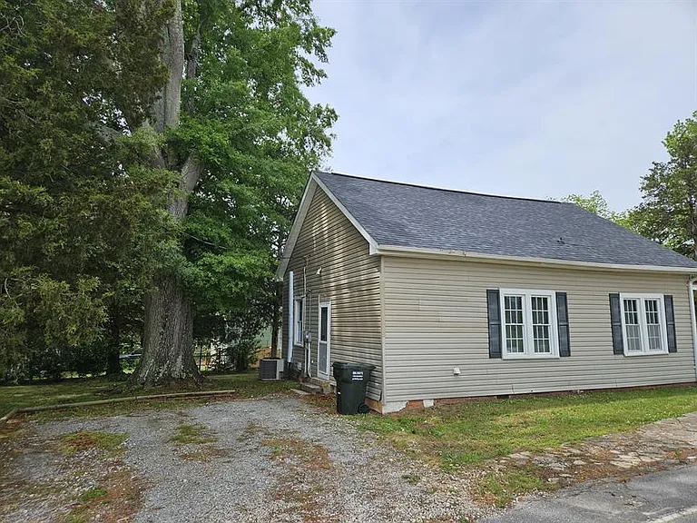 605 Round St — Photo 19