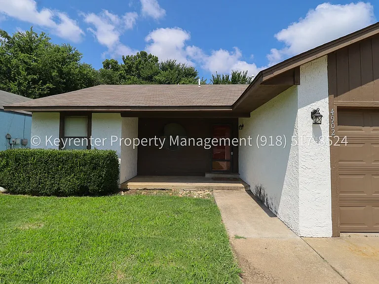 4902 S Gum Ave — Photo 42