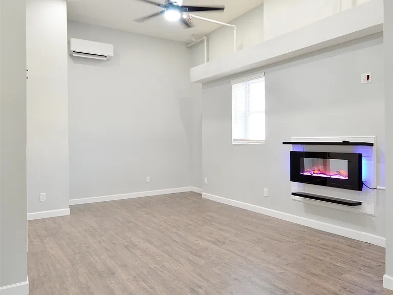 513 Avenue A #1 — Photo 14