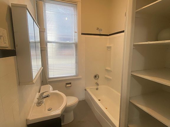 4th image of 3100 N Southport Ave APT 2R