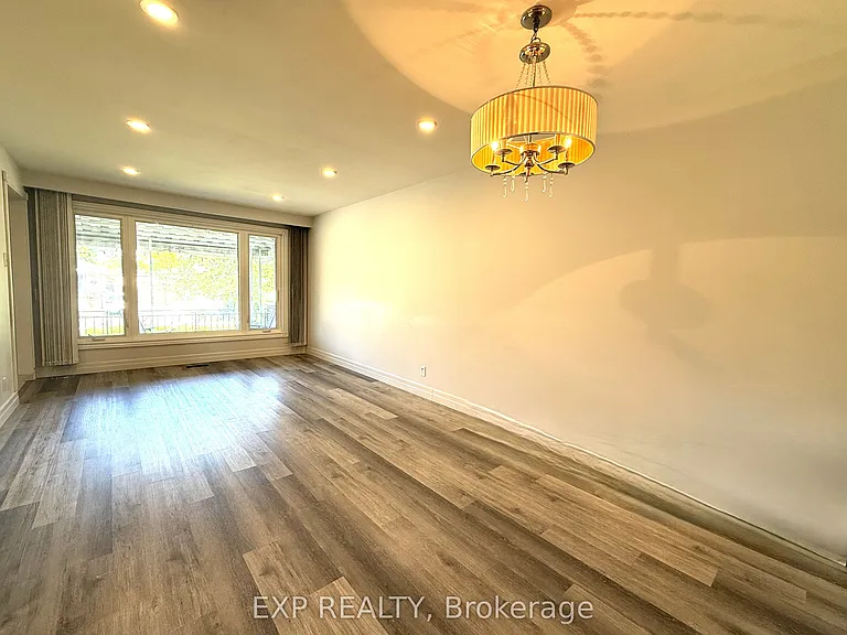 64 Ruthmar Cres — Photo 5