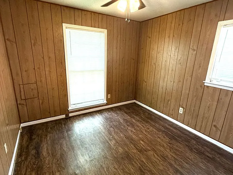 1716 Midway St — Photo 11