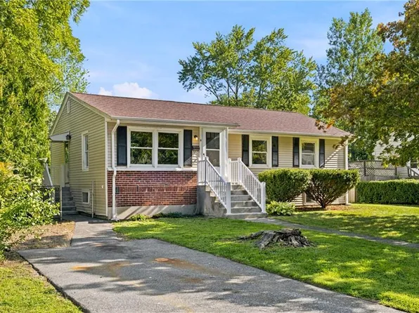 9 Atlantic Ave, North Providence, RI 02904