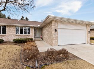 1112 Fox Chase Ln #9B, Rockford, IL 61107