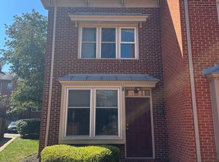 560 Colecroft Ct, Alexandria, VA 22314